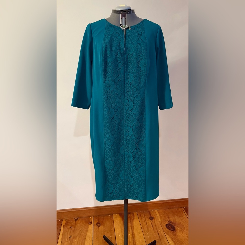 Adrianna Papell Emerald Green Long Sleeve Dress with Lace Panel